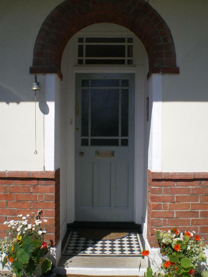 Heatherdene House Corfe Mullen 외부 사진