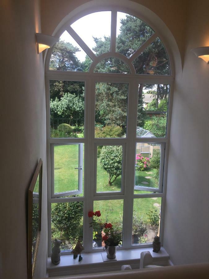 Heatherdene House Corfe Mullen 외부 사진