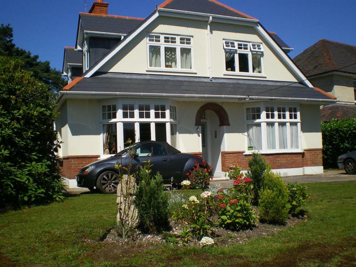 Heatherdene House Corfe Mullen 외부 사진