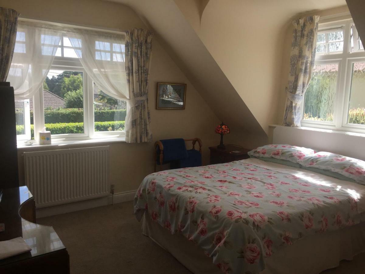 Heatherdene House Corfe Mullen 외부 사진